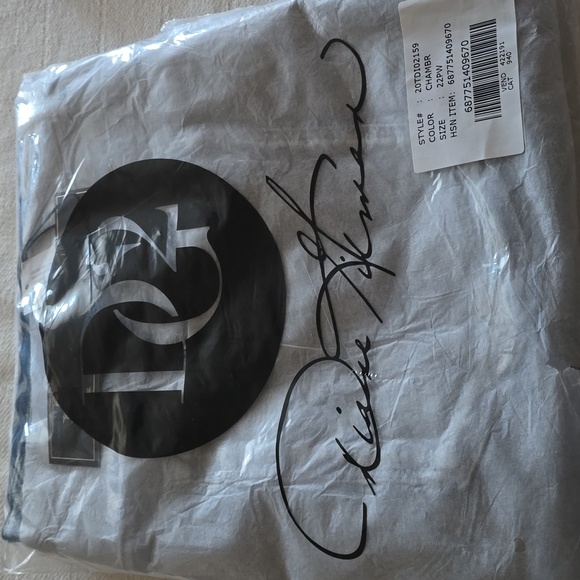 DG2 By Diane Gilman Ladies Floral Fray Hem Jeans - Picture 17 of 17